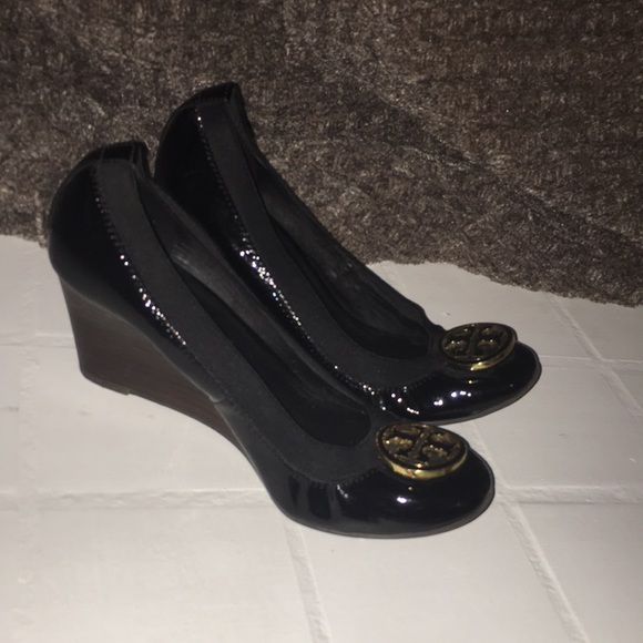 Tory Burch Caroline Wedge - Picture 1 of 7